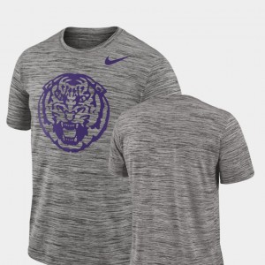 Fighting Tigers Men's Performance 2018 Player Travel Legend T-Shirt - Charcoal 545296-225